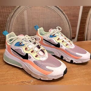 NIKE Air Max 270 React SE Sneakers